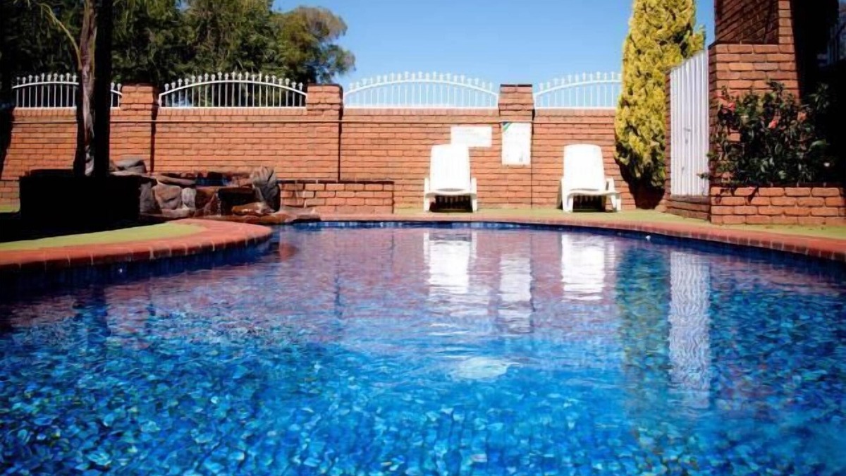 Cobram Hotel | The Charles Sturt Motor Inn
