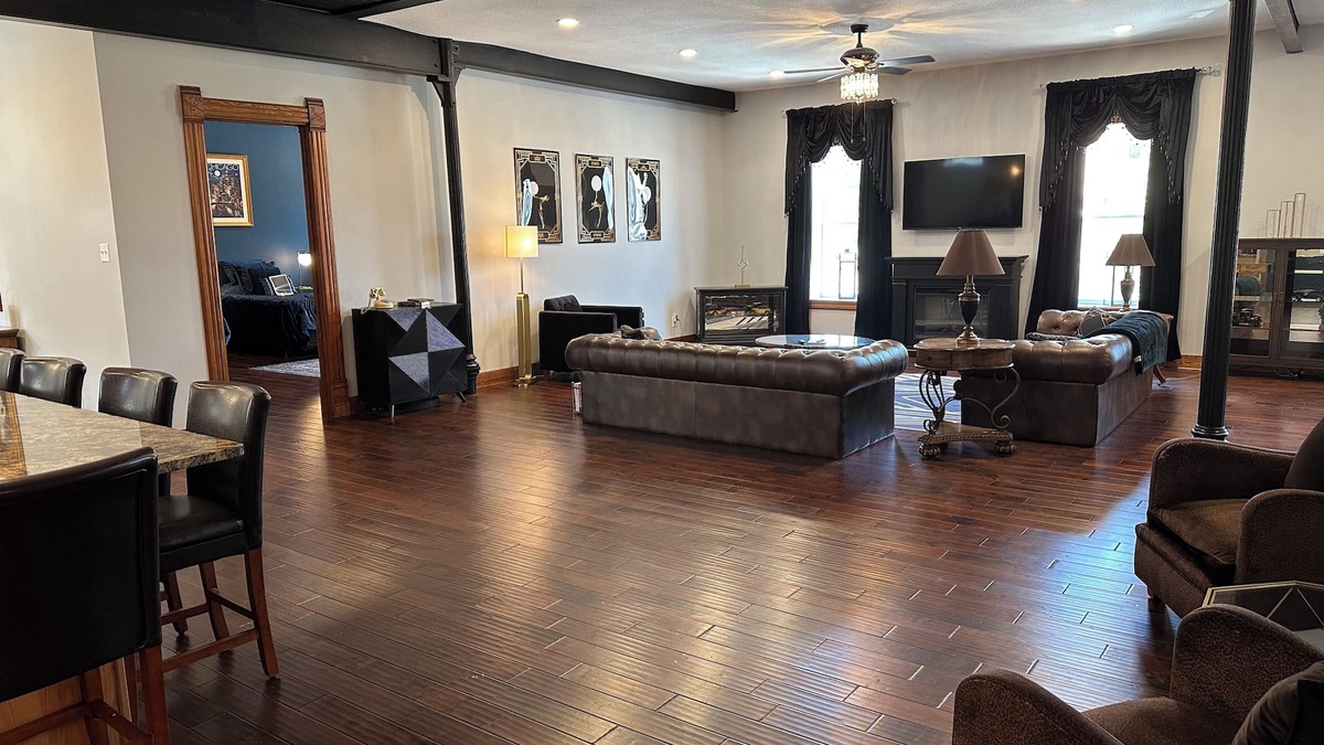 Carrollton Apartment | The Charleston Suite - A 2700 sq ft private upstairs suite, sleeps 8-10 people.