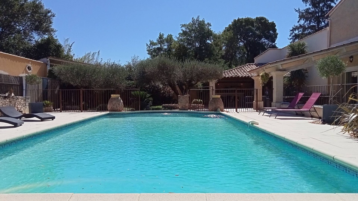 Montfrin House | The charm of stone