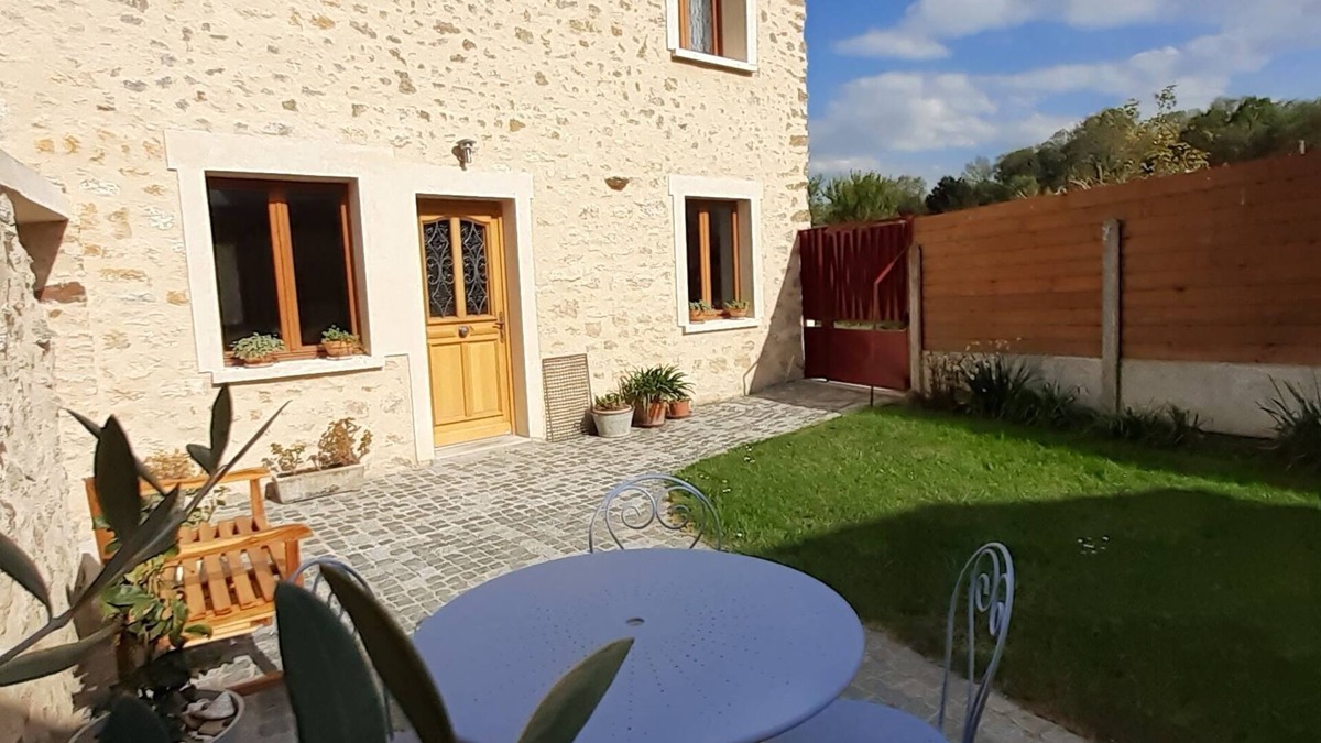 Neuville-Bosc House | The charm of the old, the comfort of the new.
