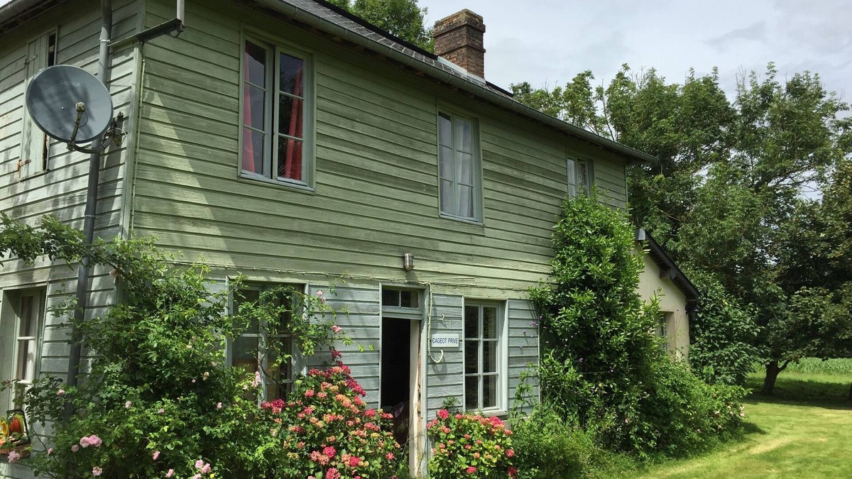 Asnieres House | The charm of the old in the countryside