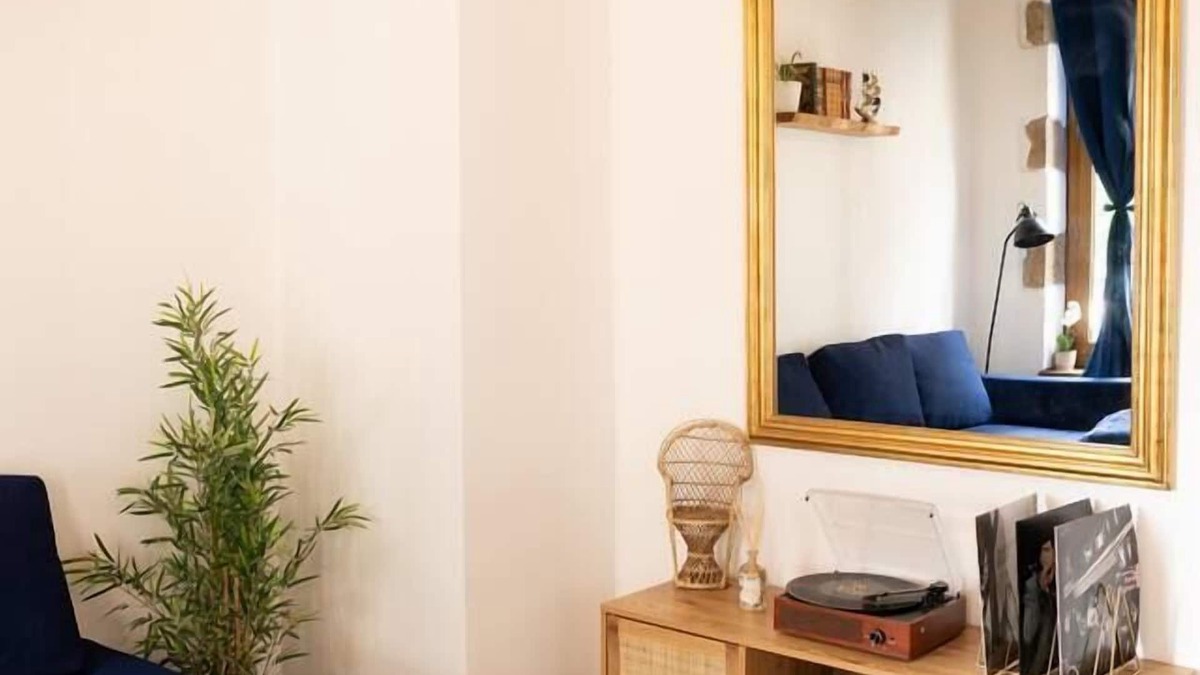 Moulins House | The charming house