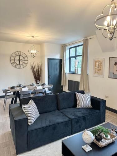 Matlock Bath Apartment | The Chatsworth Sleeps 6 King Size Beds