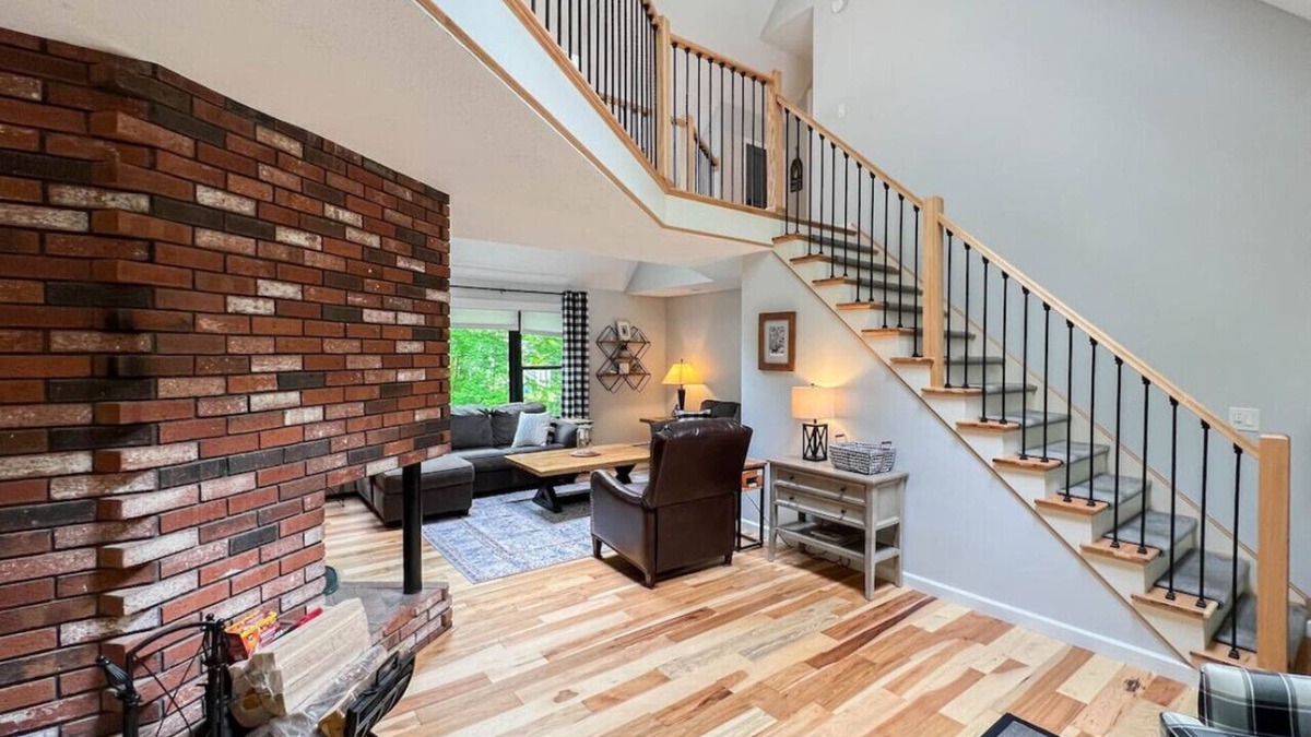 Birch Hill House | The Check Inn | Close to Hiking, Rivers, Storyland
