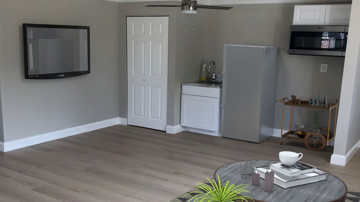 Oxon Hill Bed & Breakfast | “The Chesterfield” Bright and Airy Private Studio