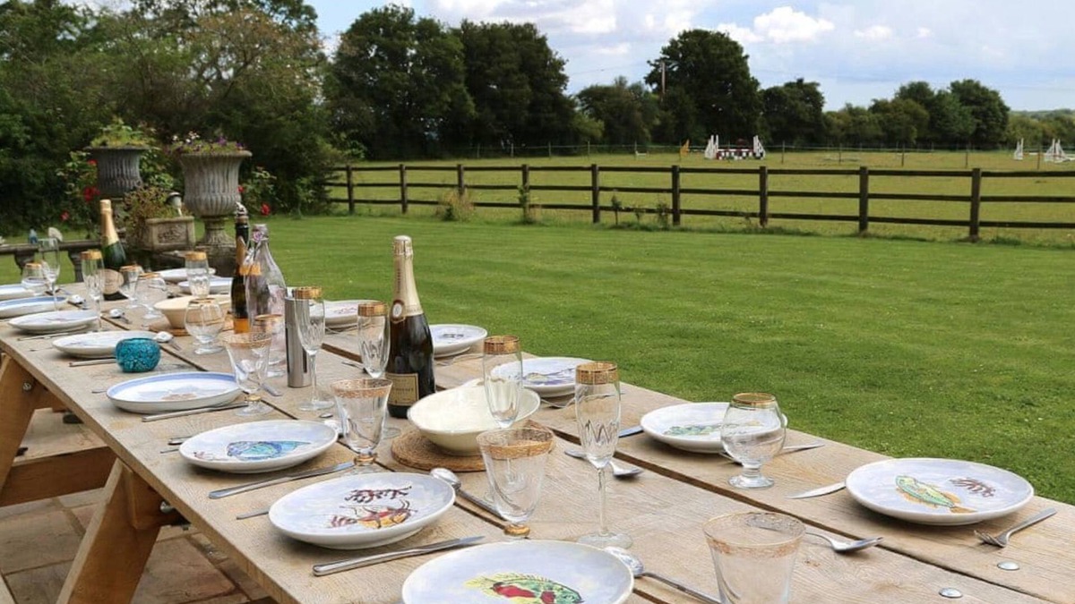 Waltham House | The Chestnuts by Bloom Stays - sleeps 21 guests in 7 bedrooms