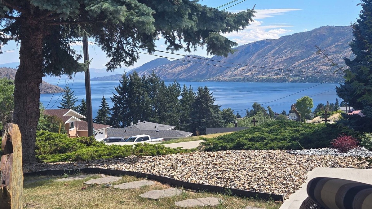 Central Okanagan Bed & Breakfast | The Chirping Cricket Bed & Breakfast