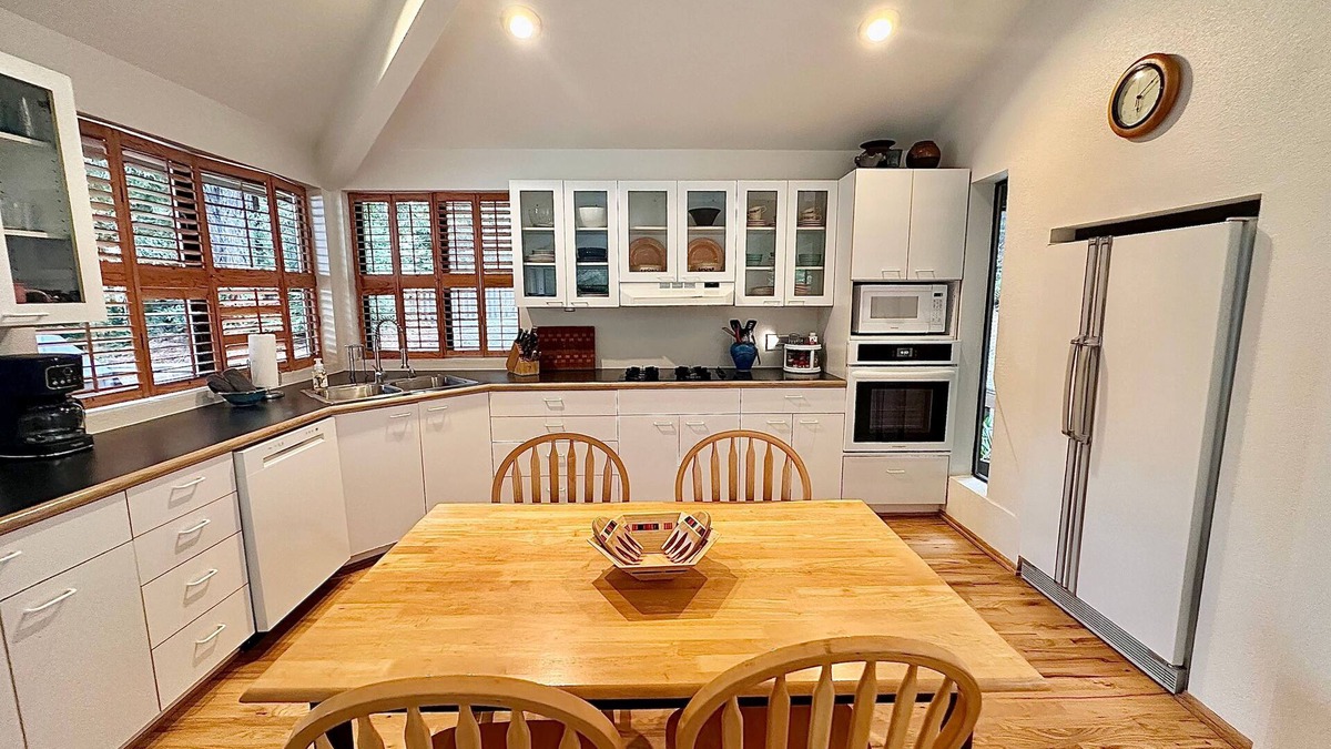 Crescent City House | The Choli House - Escape Near River & Coast
