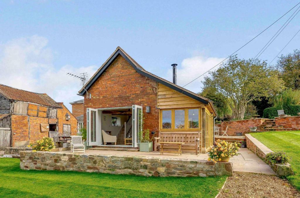 Ledbury House | The Cider Barn, Luxury for 2 with beautiful views.