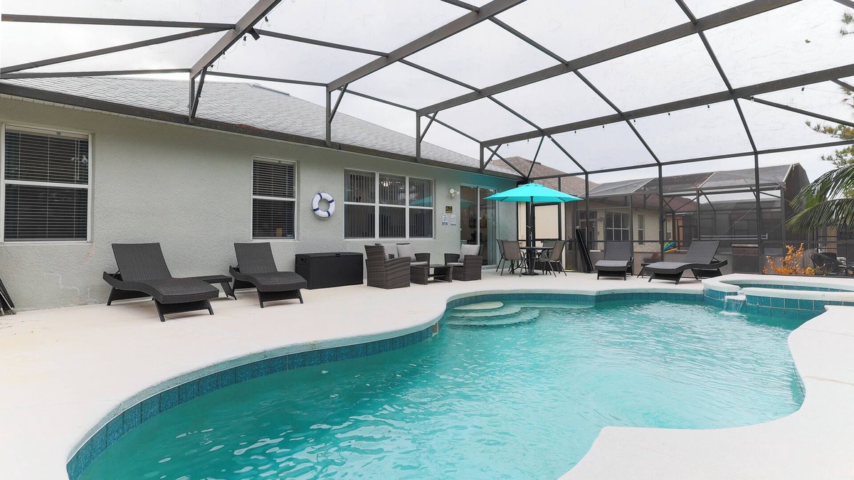 Windwood Bay House | The Citrus Splash | Family-Friendly Retreat Near Disney & Universal w/Pool, Spa & Game Room