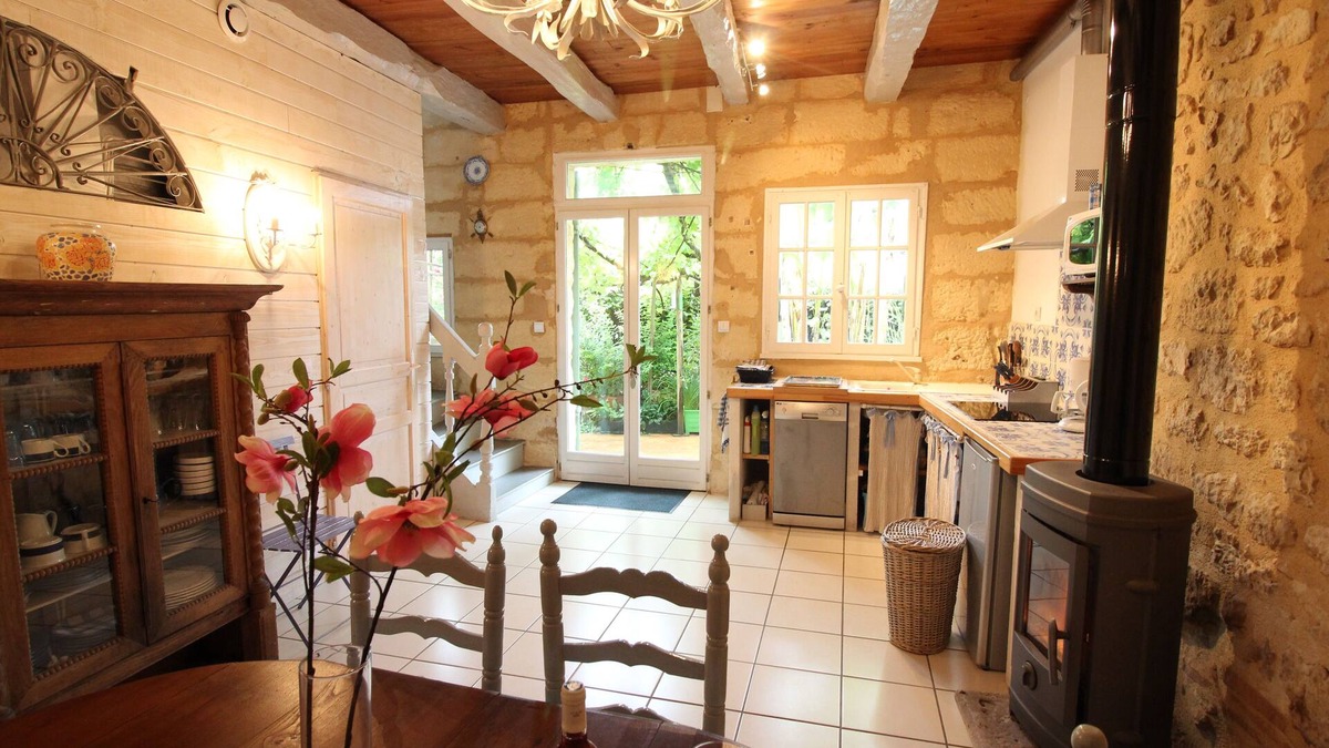Bergerac House | 'The Claire's house' independant terrace in an old village couze saint front