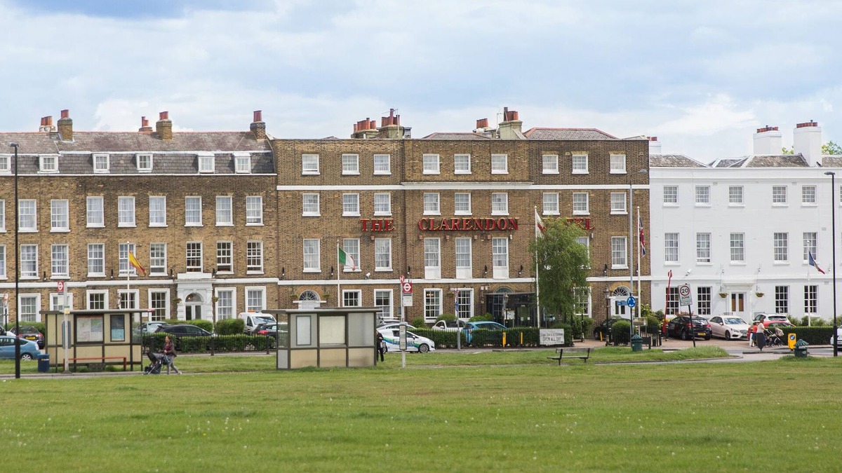 Blackheath Hotel | The Clarendon Hotel - Blackheath