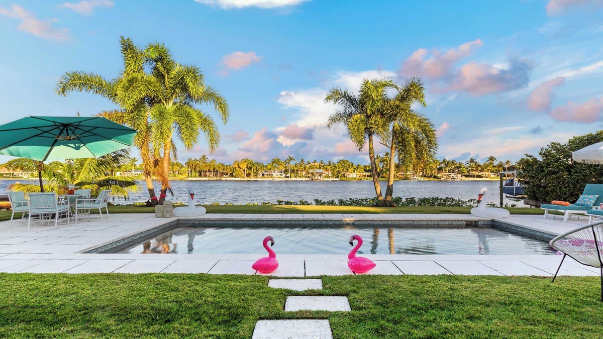 Lake Clarke Shores Villa | The Clarke Collection-Villa Flamingo - Waterfront