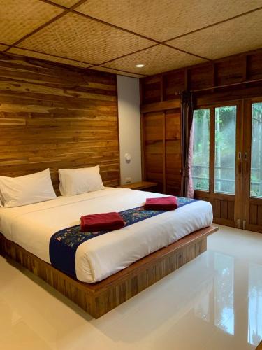 Khlong Sok Hotel | The Cliff & River Jungle Resort