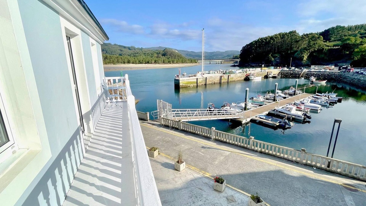 Porto do Barqueiro House | The Cliffs - Barqueiro & Blue
