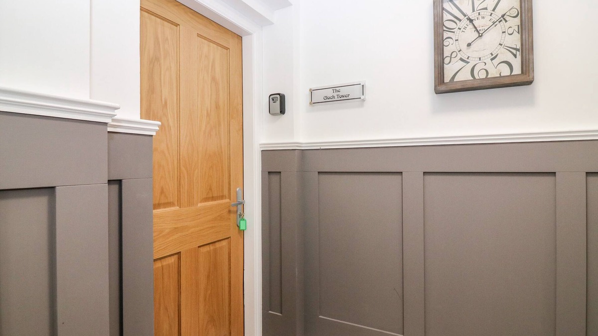 Keith Cottage | THE CLOCK TOWER AT THE INSTITUTE EXECUTIVE APARTMENTS in Keith