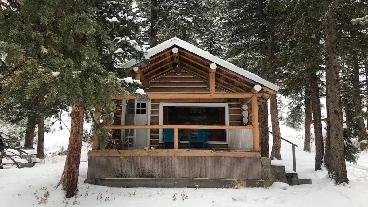 Gallatin Gateway Cabin | The closest you'll get to the Gallatin River