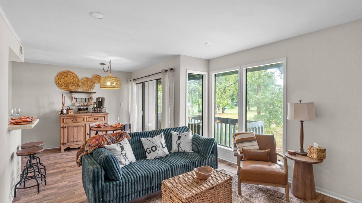 Daphne Condo | The Club House, 1-bedroom condo with WiFi, on the 18th hole in welcoming Daphne