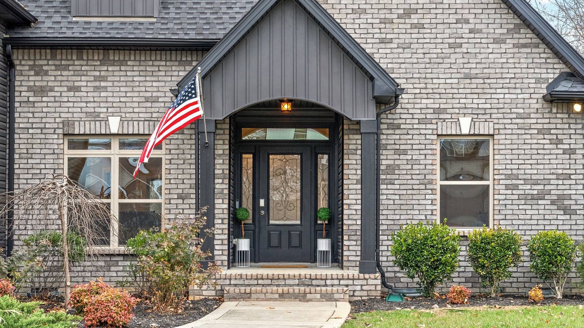 Clarksville House | The Clubhouse 2296 Colston Dr