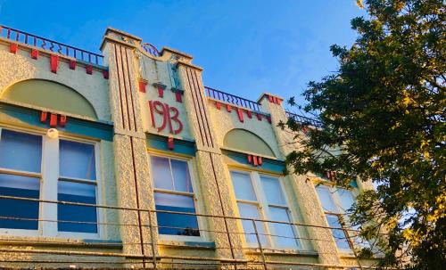 Wairoa House | The Clyde Hotel