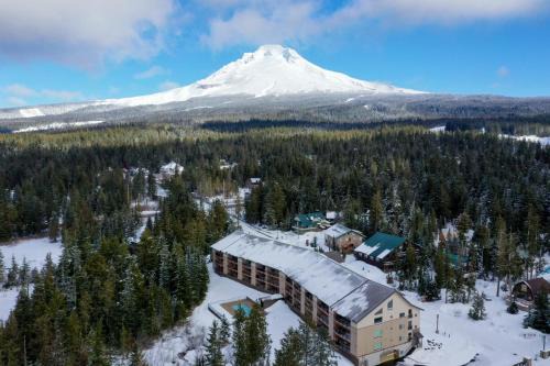 Government Camp House | THE CLYDE - Your Cozy & Luxurious Mt Hood Retreat