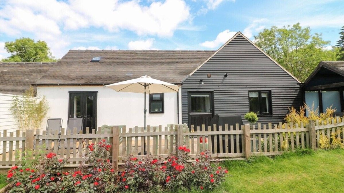 Ellastone Cottage | The Coach House 5*, Private Hot tub, Derbyshire Dales/Peak District.