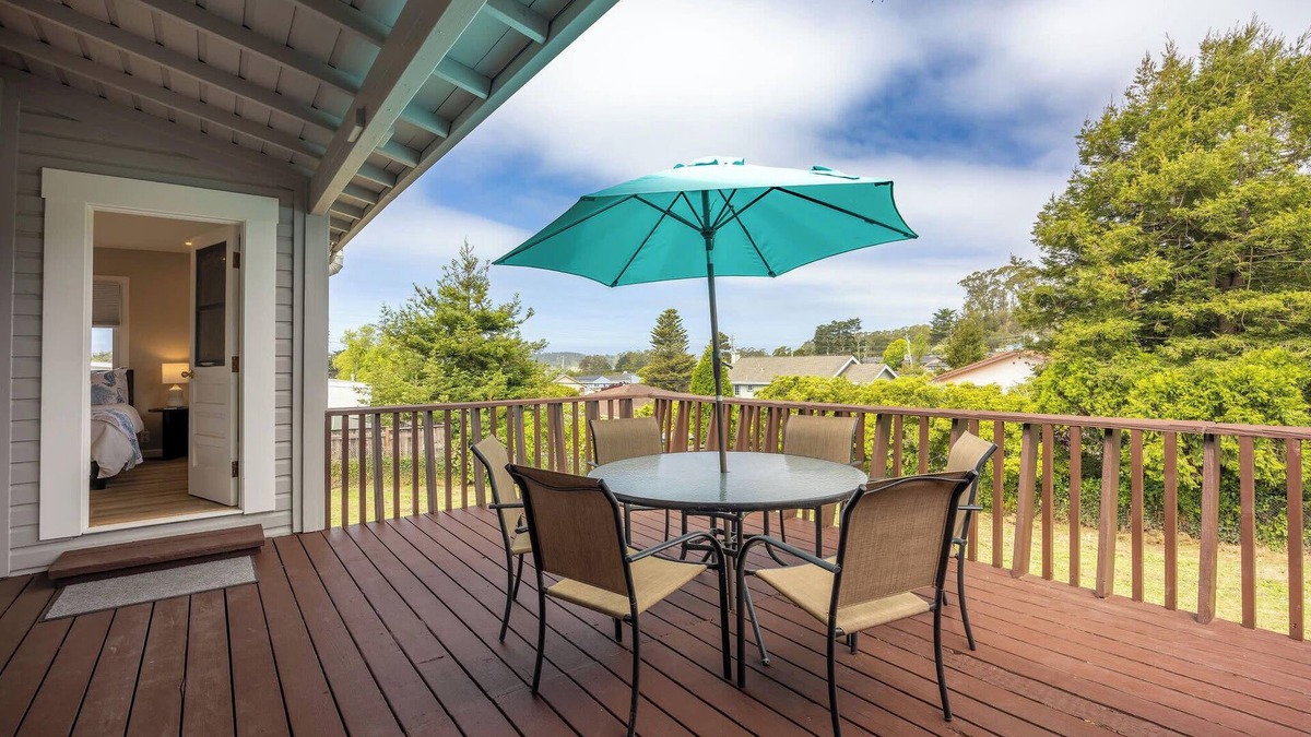 El Granada House | The Coastal Retreat, Scenic Harbor, Ocean Views, Walk to Beach, Restaurants