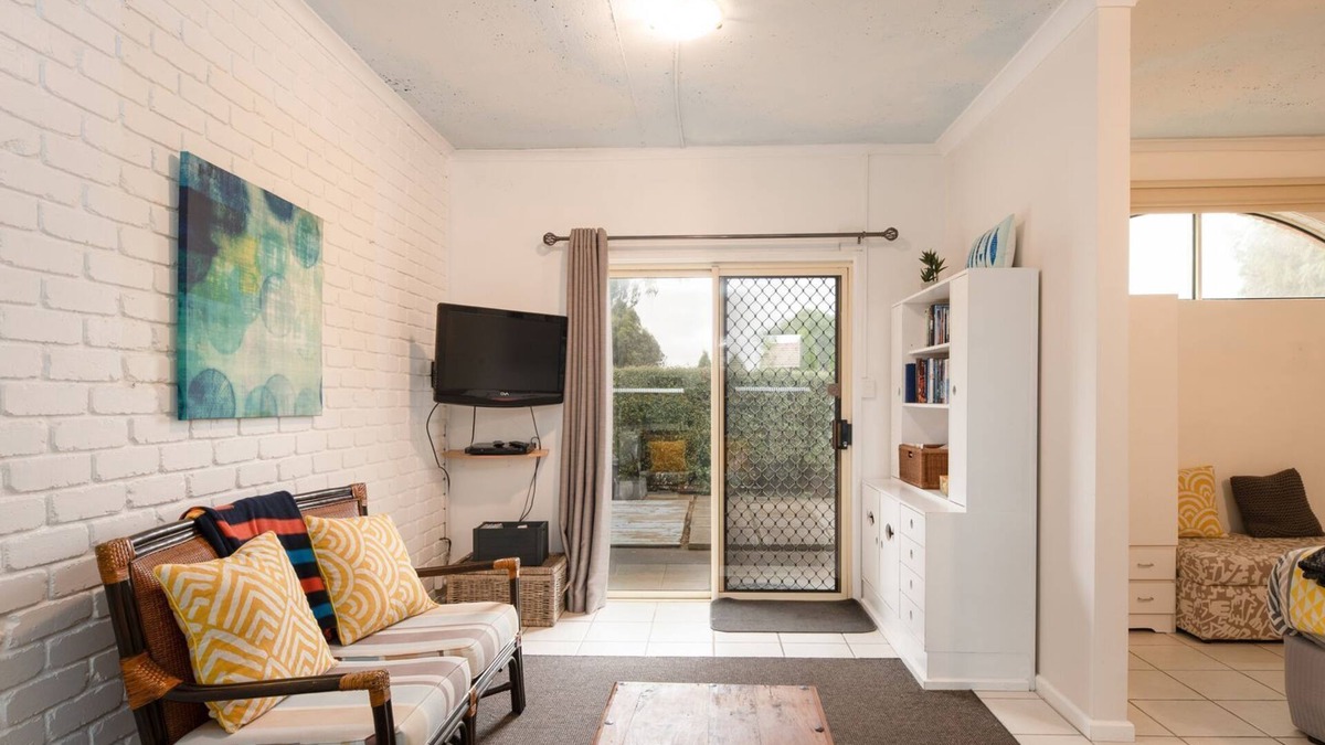 Portarlington Apartment | The Coastal Studio - Stone's throw from the beach with a swimming pool.