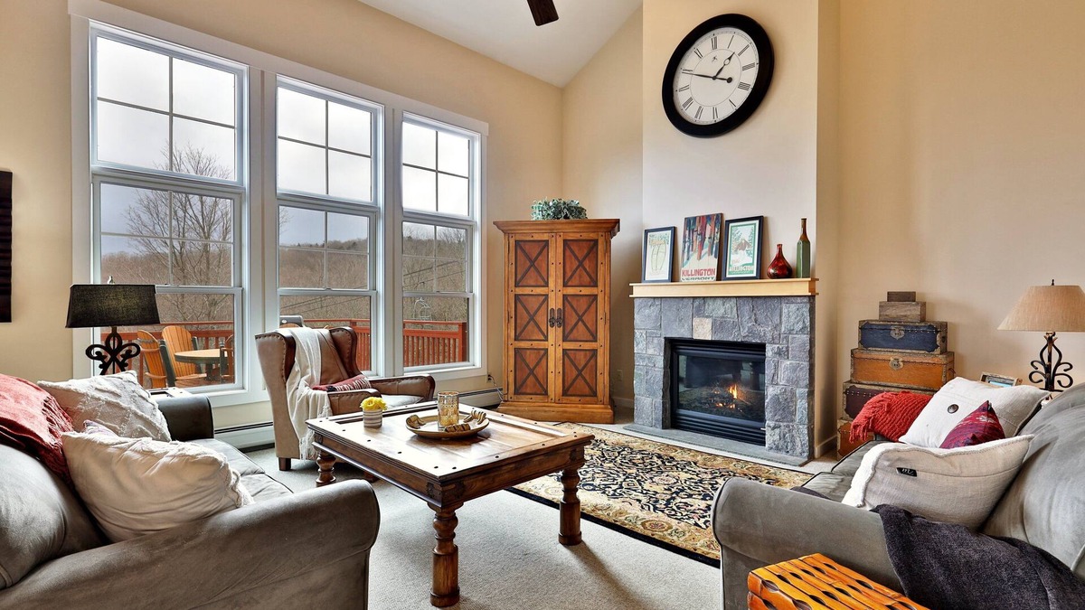 Central Vermont- Killington House | The Cocoa Command Center at Top Ridge: 4BR/4BA Ski In/Ski Out