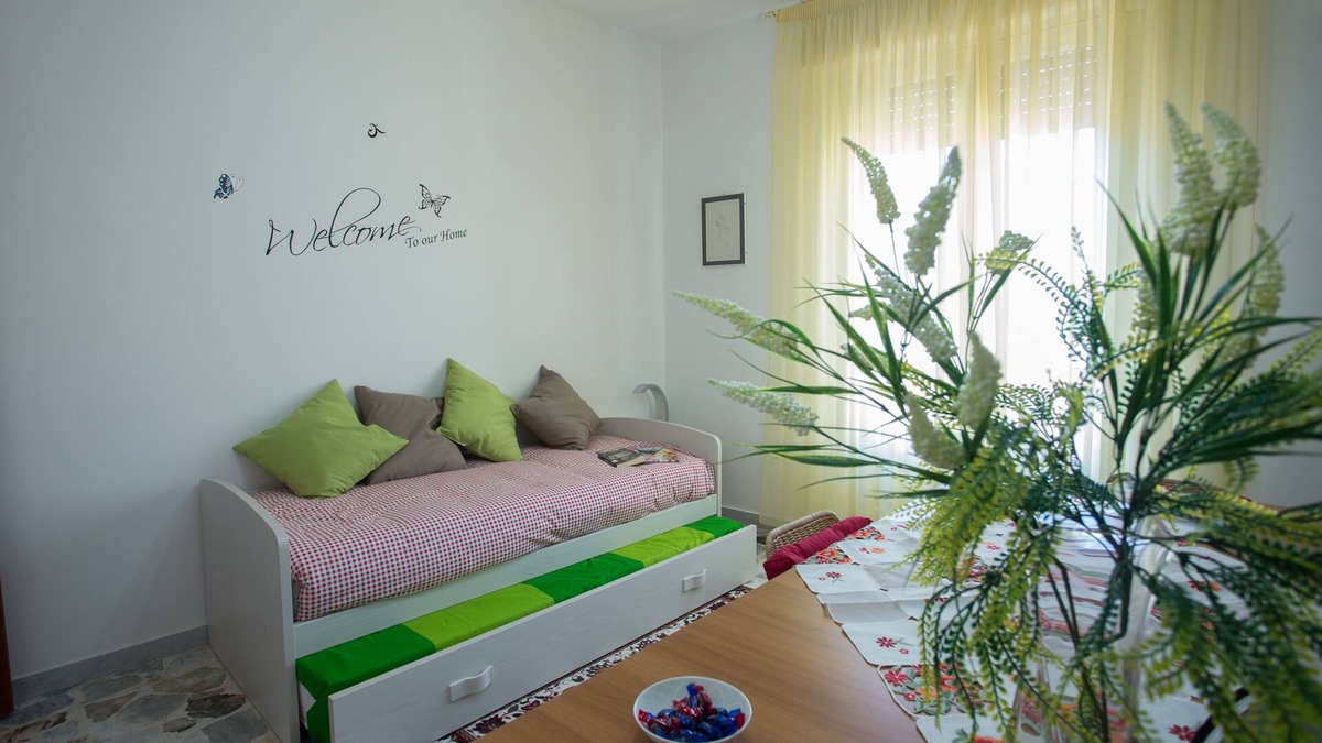 Niscemi Apartment | the colorful comfort in the country/lookout