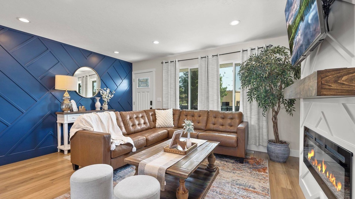 Orem House | The Comfy Rambler- 6 bd 3 bath House