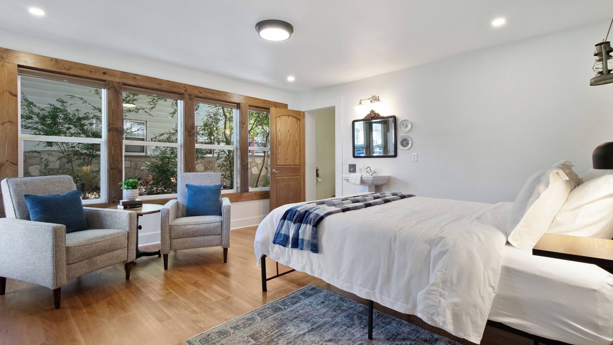 Cotter Hotel | The Commercial Hotel