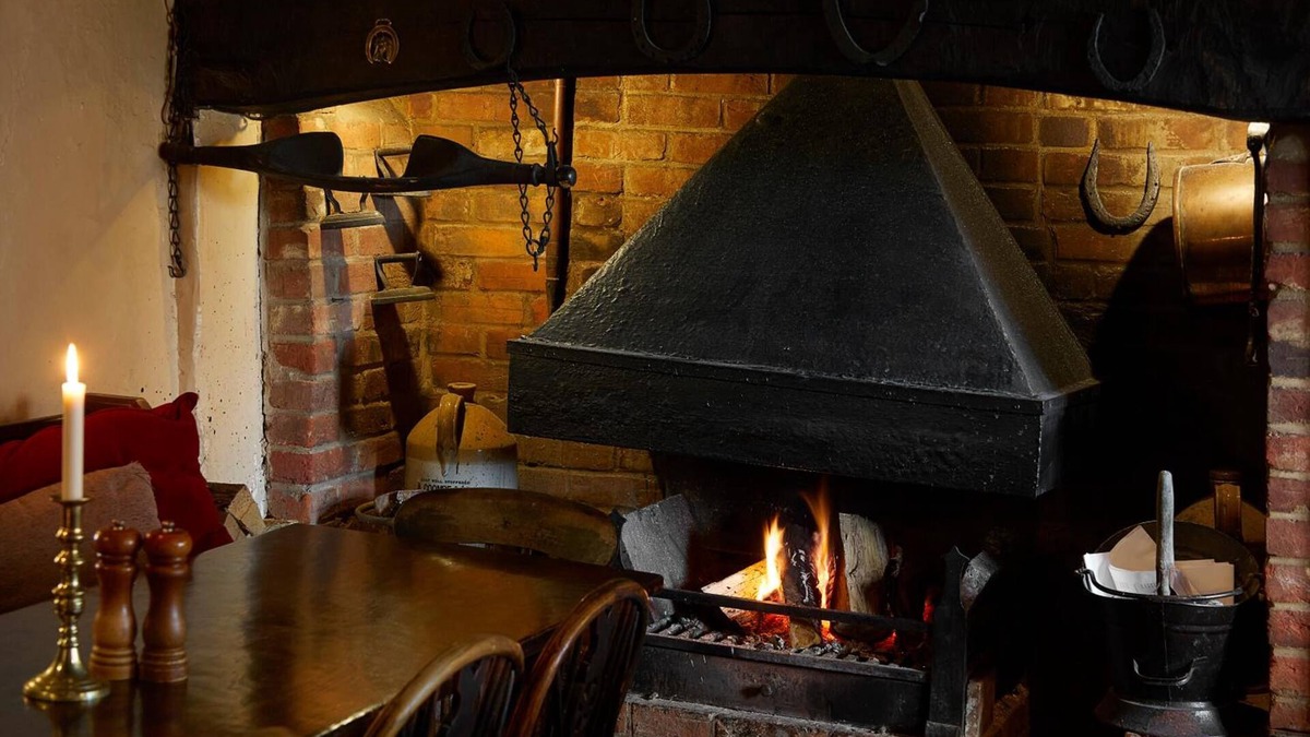 Ebbesborne Wake Hotel | The Compasses Inn