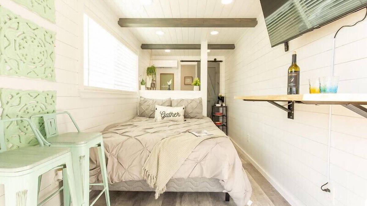 Johnson City House | The Container Retreat @ 290 Wine Trail #10
