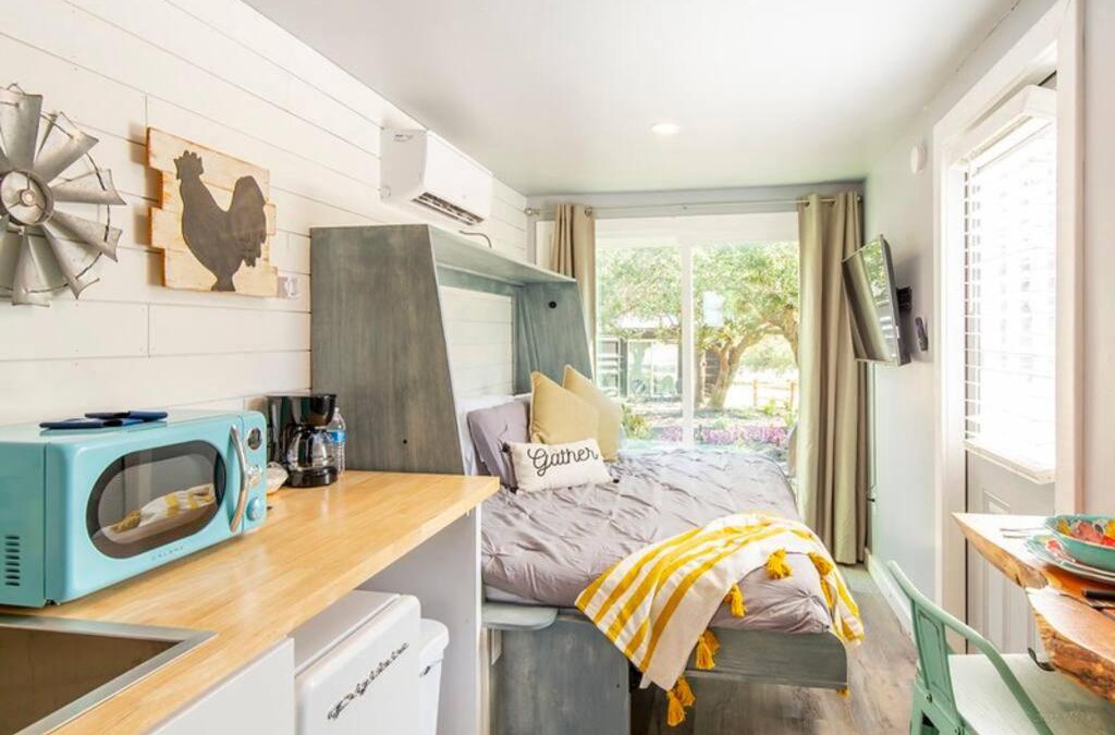 Johnson City House | The Container Retreat @290 Wine Trail #3 Hill Country bliss