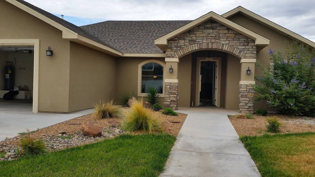 Roswell House | The Coop is a cozy pet friendly home in the heart of Roswell near hospitals
