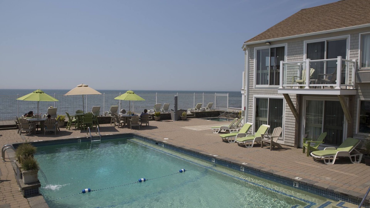 Dennis Port Hotel | The Corsair & Cross Rip Oceanfront Resort
