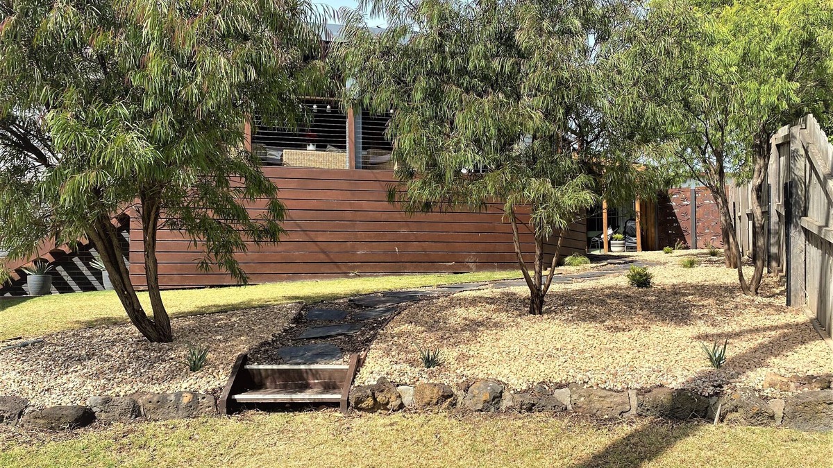 Portarlington Bed & Breakfast | The Cosy Bungalow - very private, romantic haven.