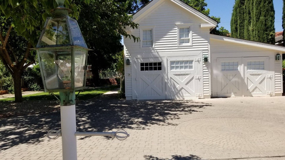 St. George House | The Cottage above the Carriage House