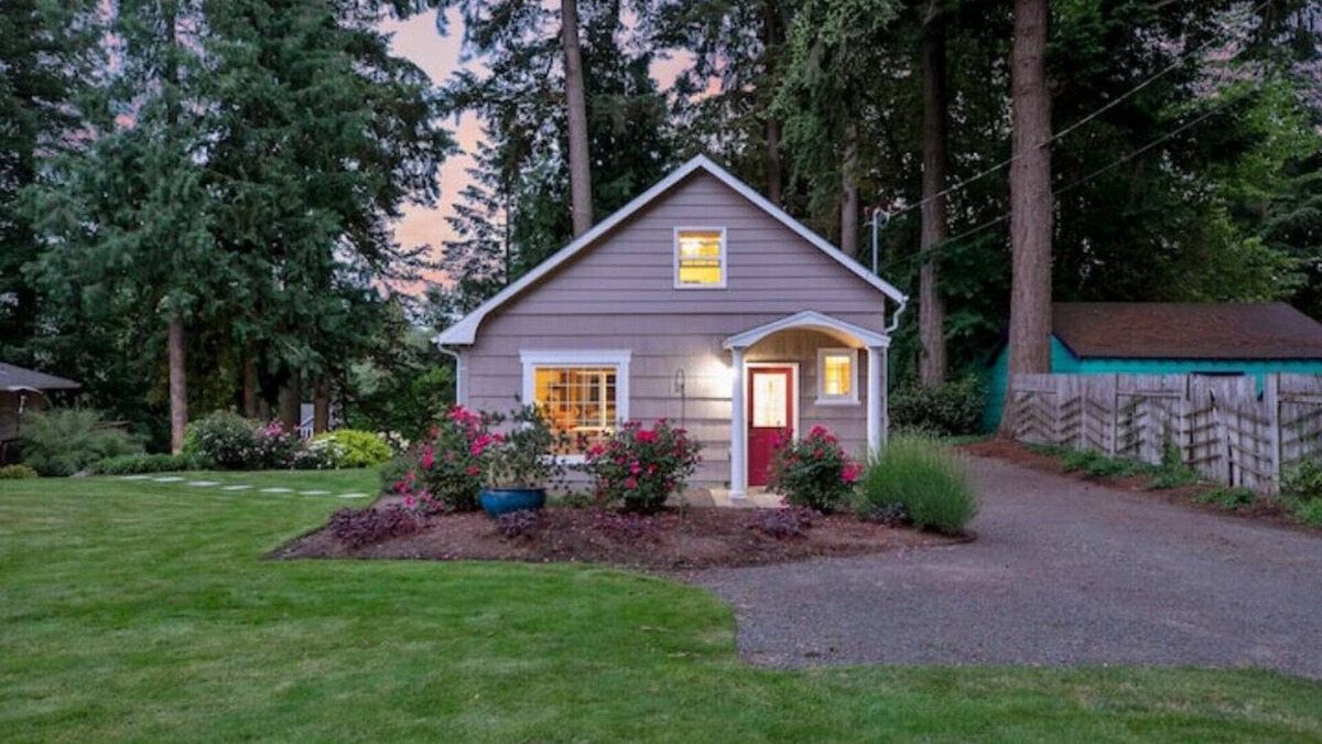 Tigard Cottage | The Cottage at River Run!