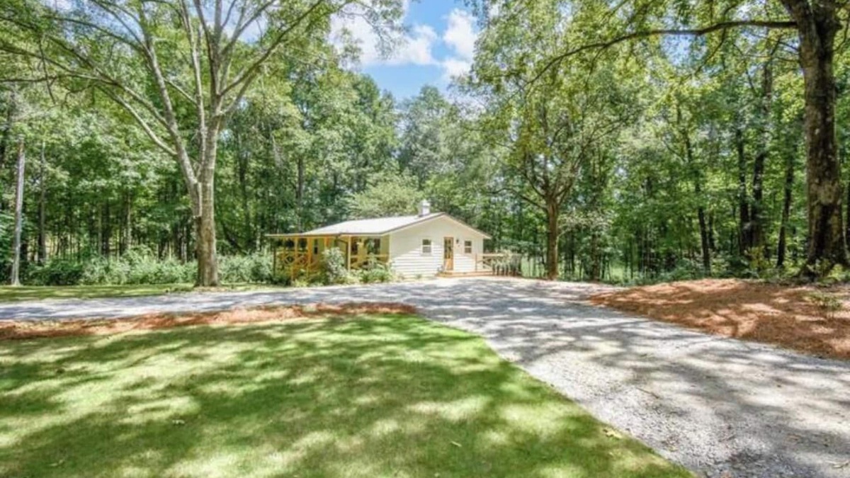 Hollins House | The Cottage at Walnut Ridge