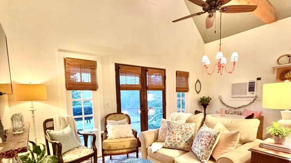 College Hill Other | The Cottage, Discounted rate for S. Carolina game!