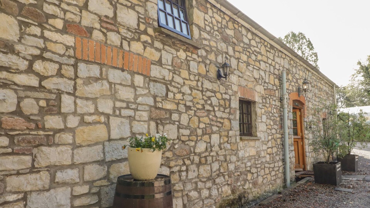 Nantgarw Cottage | THE COTTAGE, family friendly, luxury holiday cottage in Cardiff