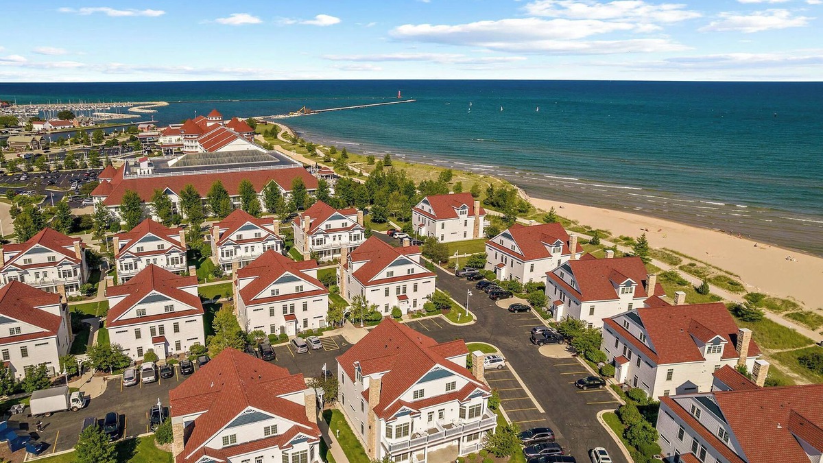 Sheboygan Condo | The Cottage - Newly Renovated Beachfront Condo on Lake Michigan