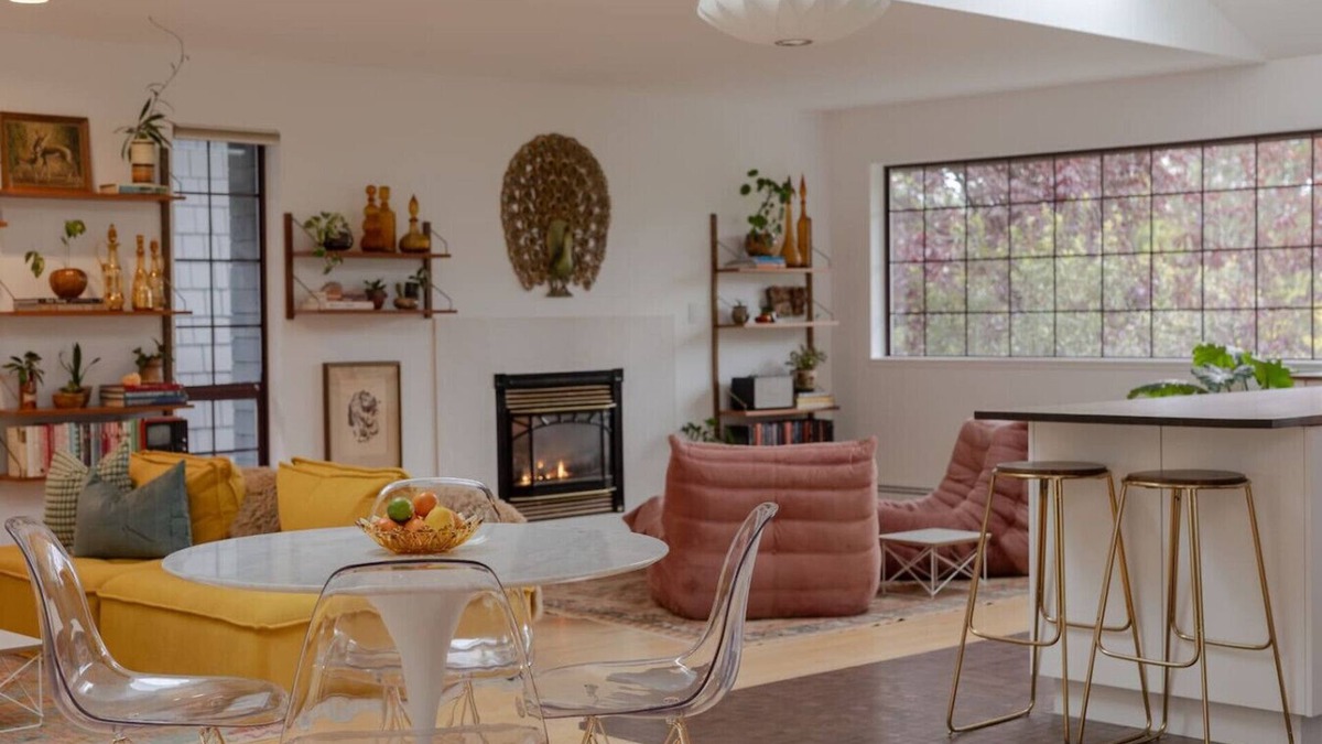 Tonquin Beach House | The Cougar Den Tofino