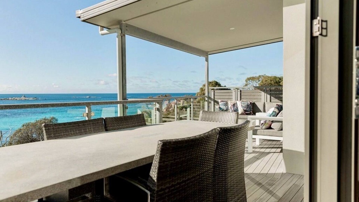 Binalong Bay House | The Cove Bay of Fires - A stunning property in a special location