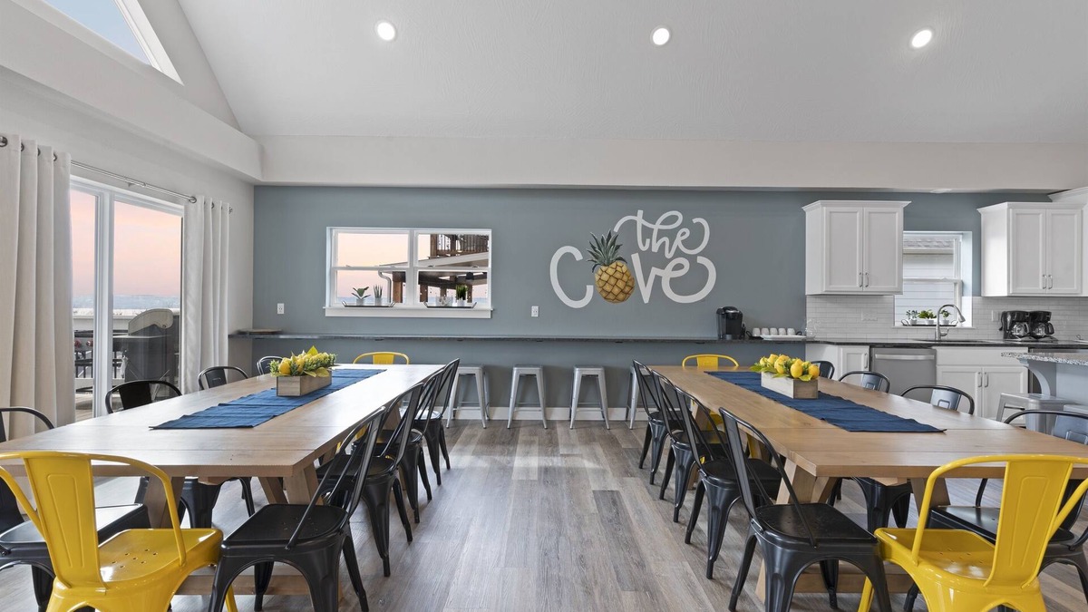 Hollister House | The Cove: Lakeview, Pool, Hot Tub, EV Charger, Large Groups