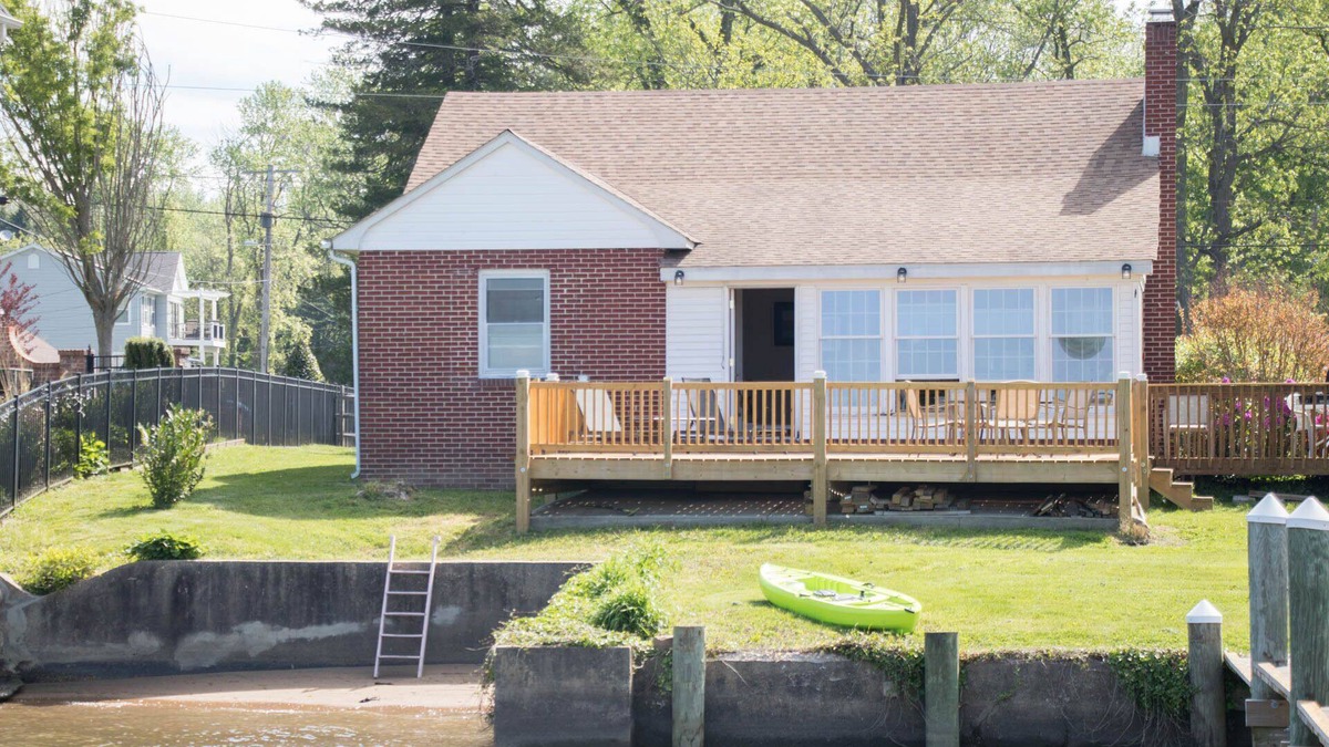 Elkton Cottage | The Cove On The Waterfront