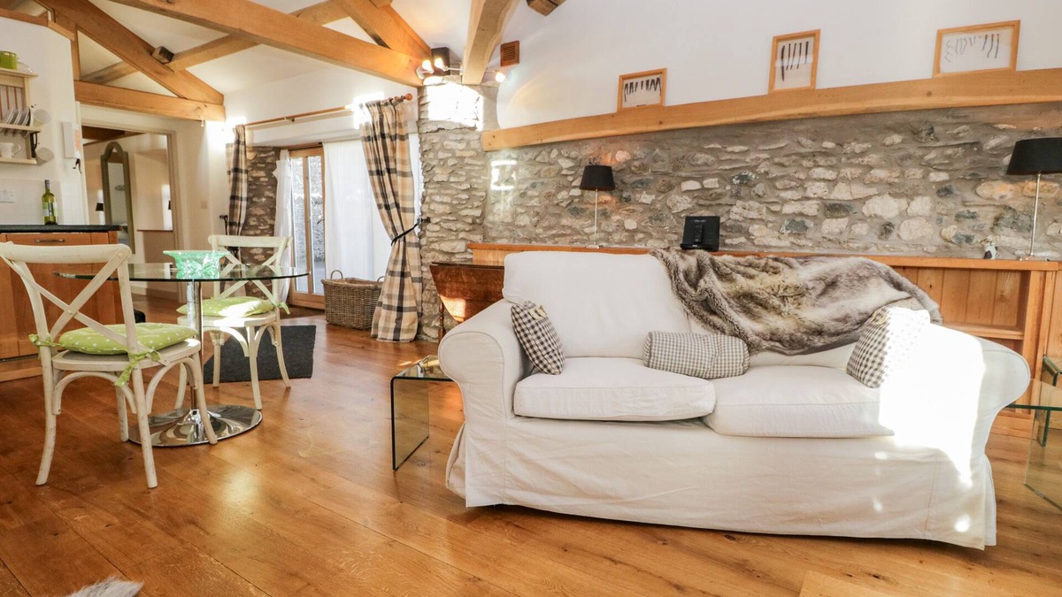 Bretherdale Cottage | THE COW HOUSE, romantic, character holiday cottage in Shap