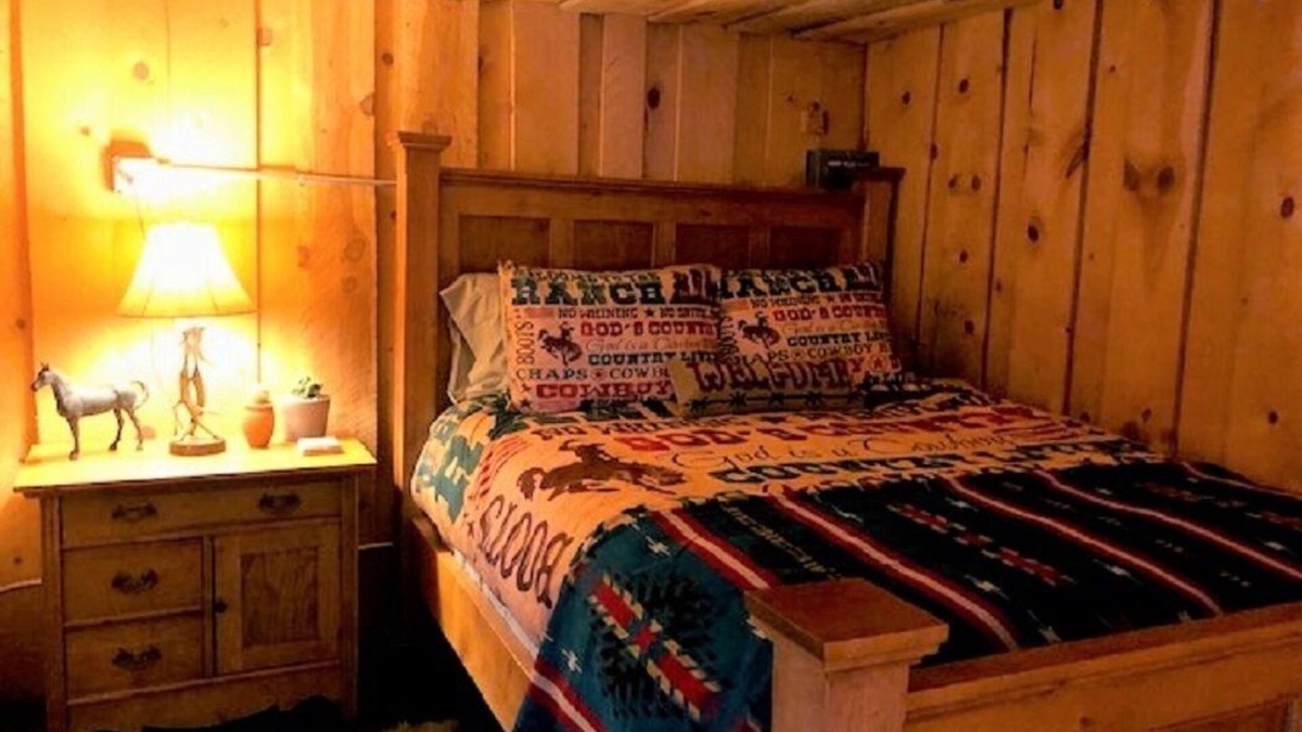 Kanab Cabin | The Cowboy Cabin at the Paria River Ranch